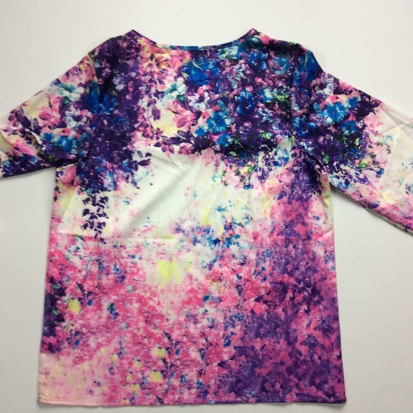FLORAL V-NECK SHIRT NWOT - Picture 5 of 13